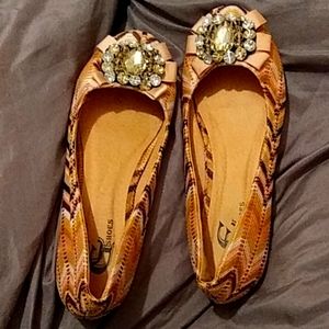 Gorgeous jewelry flats